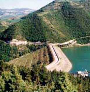 Earth dam on Melito river and updgrade ss. 109 Piccola Sila